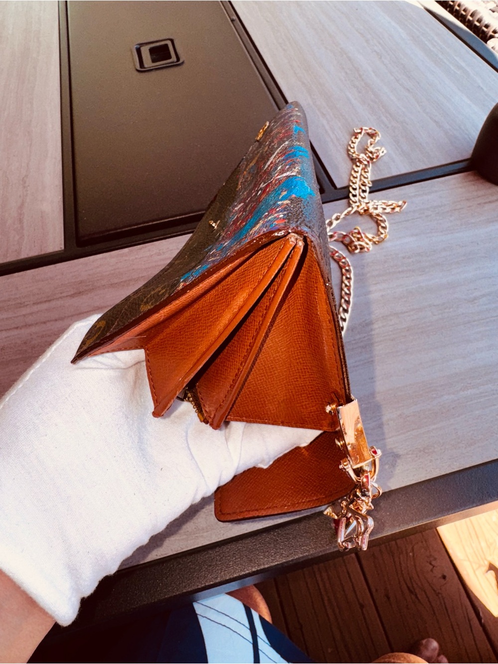 Louis Vuitton, one of a kind reinvented Sarah wallet converted Crossbody vintage - Picture 9 of 15